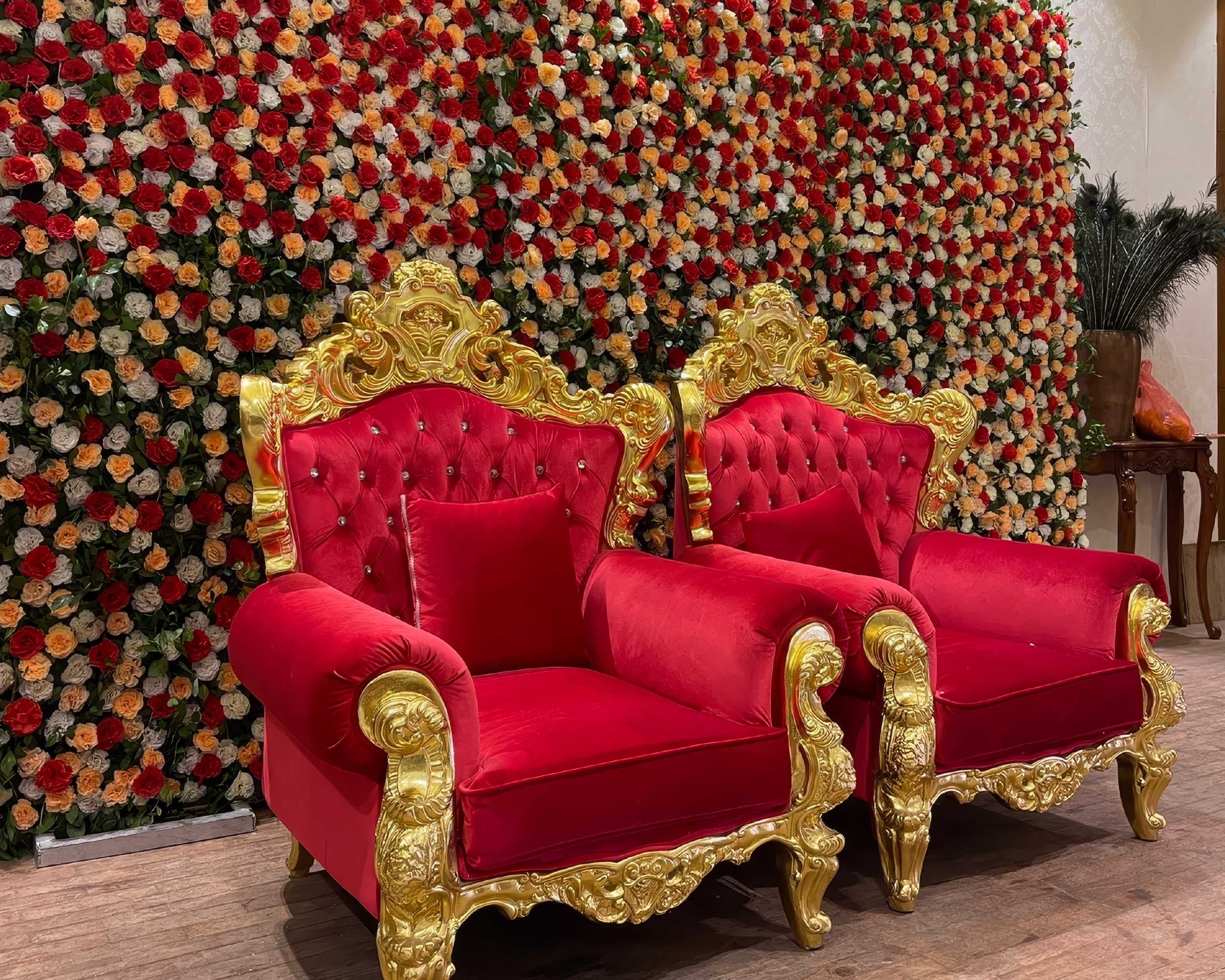 Royal Thrones & Rose Wall